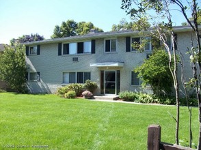 Blossom Lane Apartments in Madison, WI - Building Photo - Building Photo