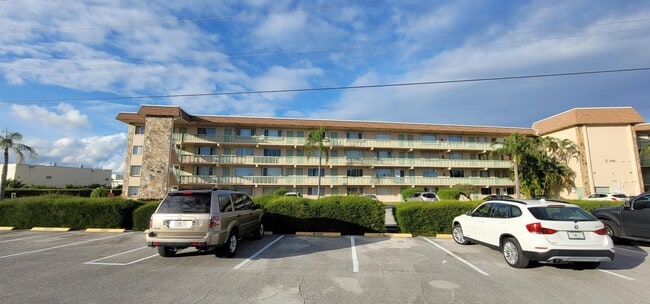 300 Village Green Cir S in Palm Springs, FL - Building Photo - Building Photo