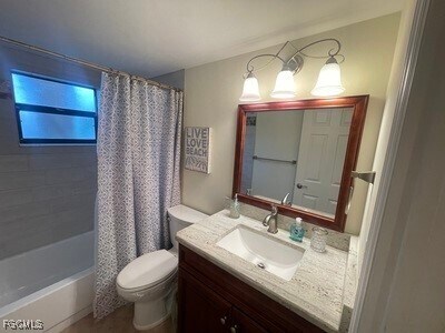 4525 Country Club Blvd in Cape Coral, FL - Building Photo - Building Photo