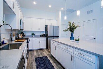 10114 Delighted Sky Wy in Las Vegas, NV - Building Photo - Building Photo