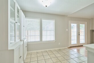 5 N White Pebble Ct in Spring, TX - Building Photo - Building Photo