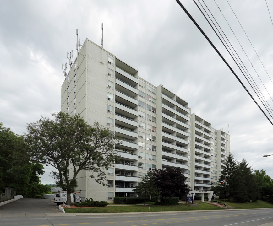 Westpark Towers in Hamilton, ON - Building Photo