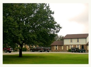 Countryside Apartments in Lebanon, TN - Building Photo - Building Photo