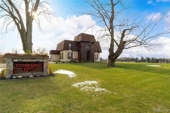 property at 7187 Silver Lake Rd