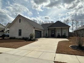 39249 High Creek Dr in Gonzales, LA - Building Photo