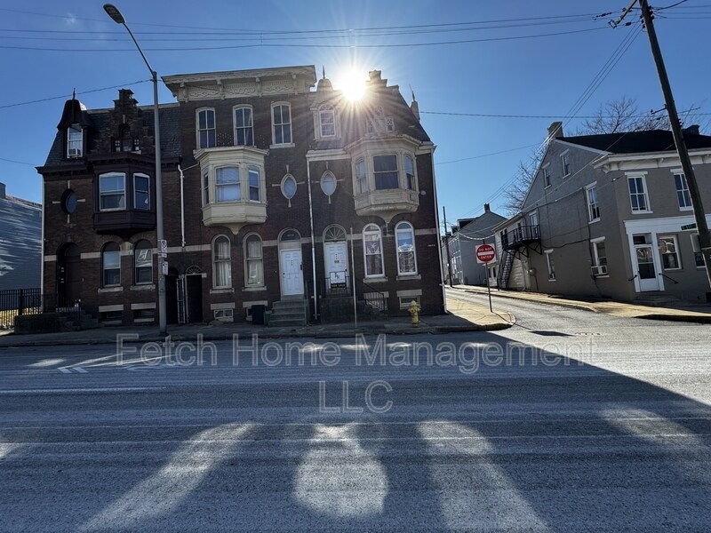 668 E Market St in York, PA - Building Photo