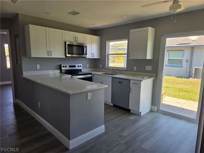 16930 Juanita Ave in Ft. Myers, FL - Building Photo - Building Photo