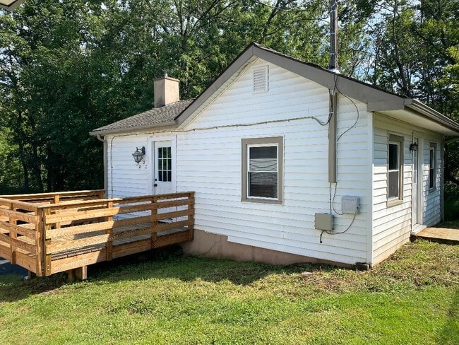 property at 940 Old Gravel Pike