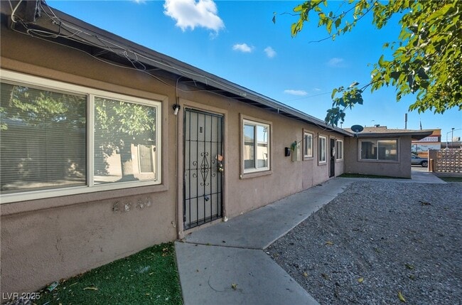 property at 2505 Cedar Ave