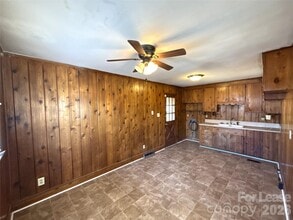 4428 Brooktree Dr in Charlotte, NC - Building Photo - Building Photo