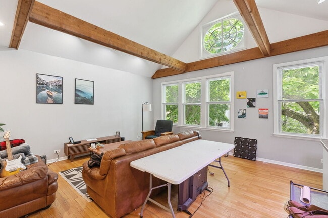 2443 N Greenview Ave in Chicago, IL - Building Photo - Building Photo