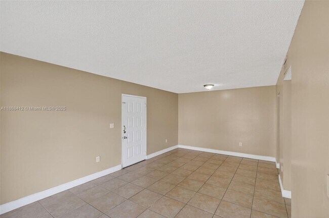 7421 SW 152nd Ave in Miami, FL - Building Photo - Building Photo
