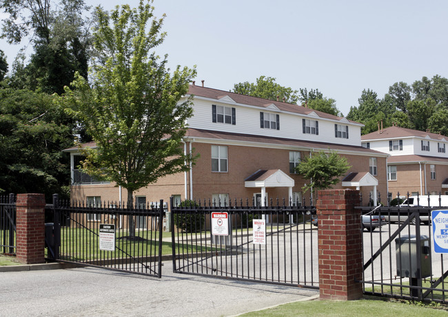 Manor Park West in Memphis, TN - Foto de edificio - Building Photo