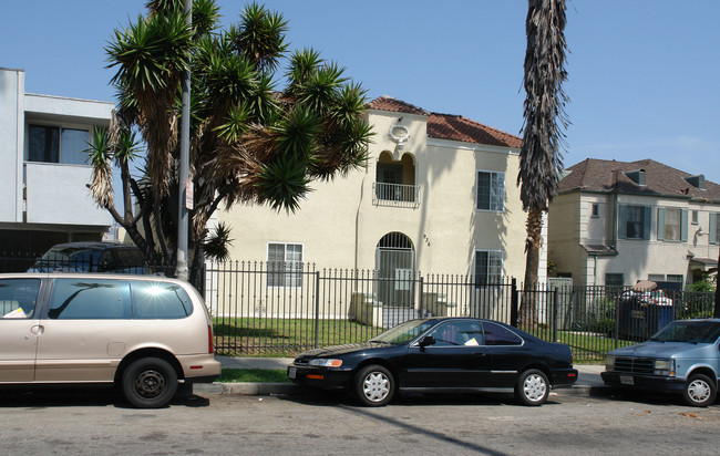 936 S Kenmore Ave in Los Angeles, CA - Building Photo - Building Photo