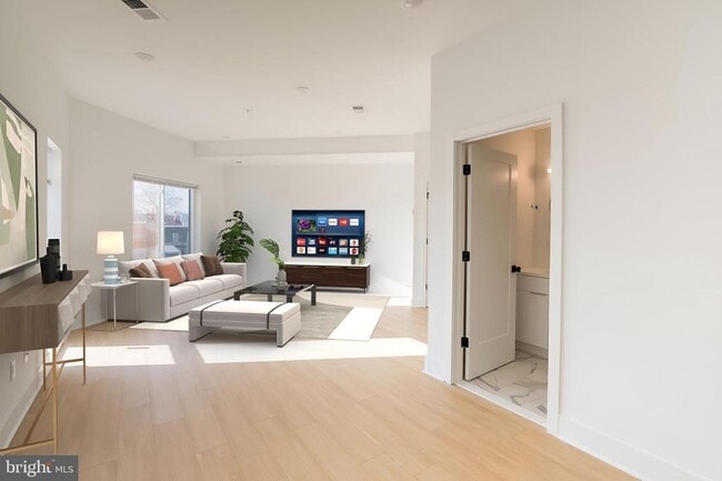 4200 Lancaster Ave-Unit -401 in Philadelphia, PA - Building Photo - Building Photo