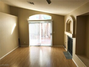 8139 W Rochelle Ave in Las Vegas, NV - Building Photo - Building Photo