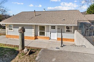 4919 Riversedge Rd in Louisville, TN - Building Photo