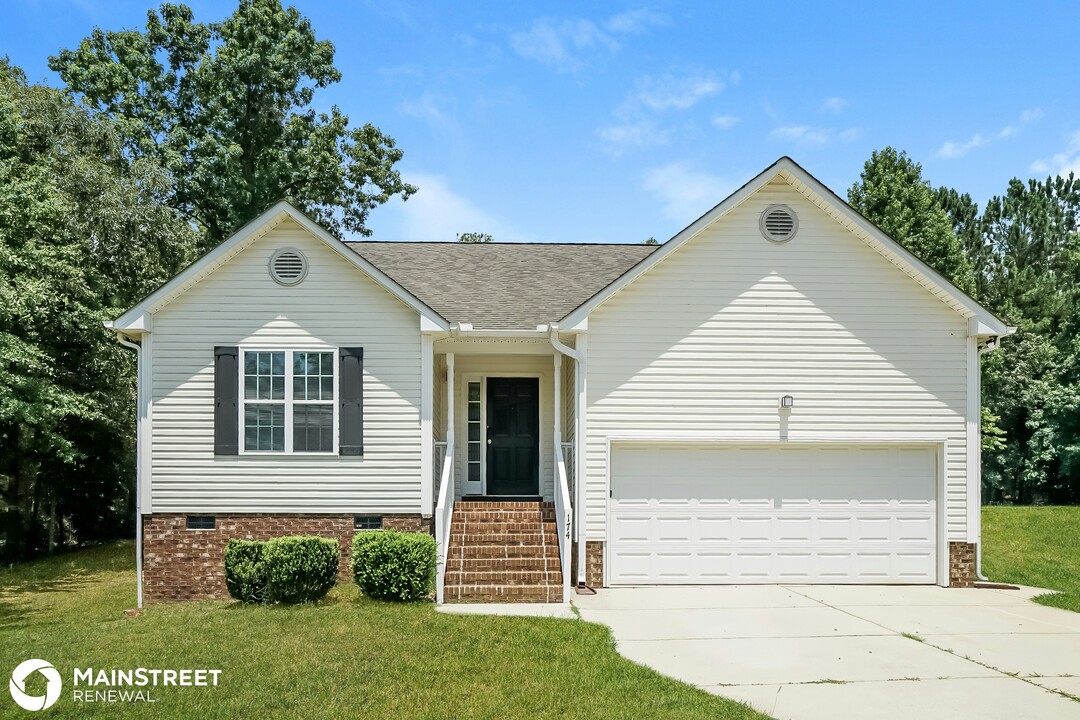 174 Fox Chase Ln in Smithfield, NC - Building Photo