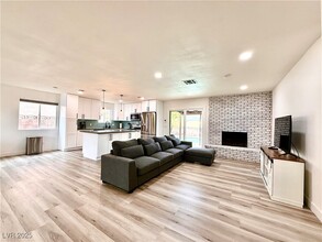 4881 E Imperial Ave in Las Vegas, NV - Building Photo - Building Photo