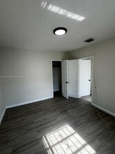 2734 SW 30th Ct in Miami, FL - Building Photo - Building Photo
