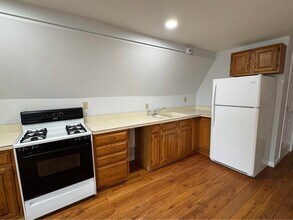 49 Glenwood Ave in Queensbury, NY - Foto de edificio - Building Photo