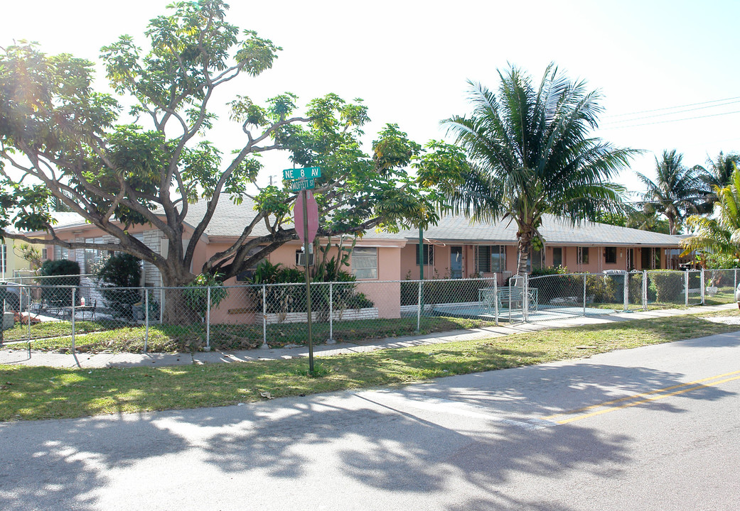 816 Moffett St in Hollywood, FL - Building Photo