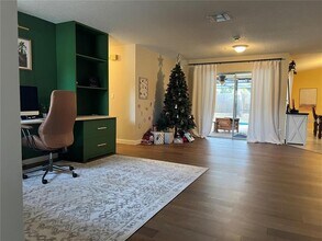 8748 Forest Lake Dr in Port Richey, FL - Building Photo - Building Photo