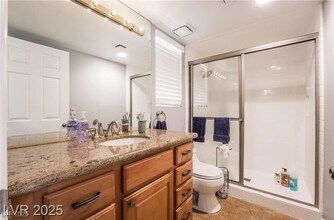 3003 La Mesa Dr in Henderson, NV - Building Photo - Building Photo