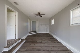 1103 W Railroad St in Quitman, GA - Building Photo