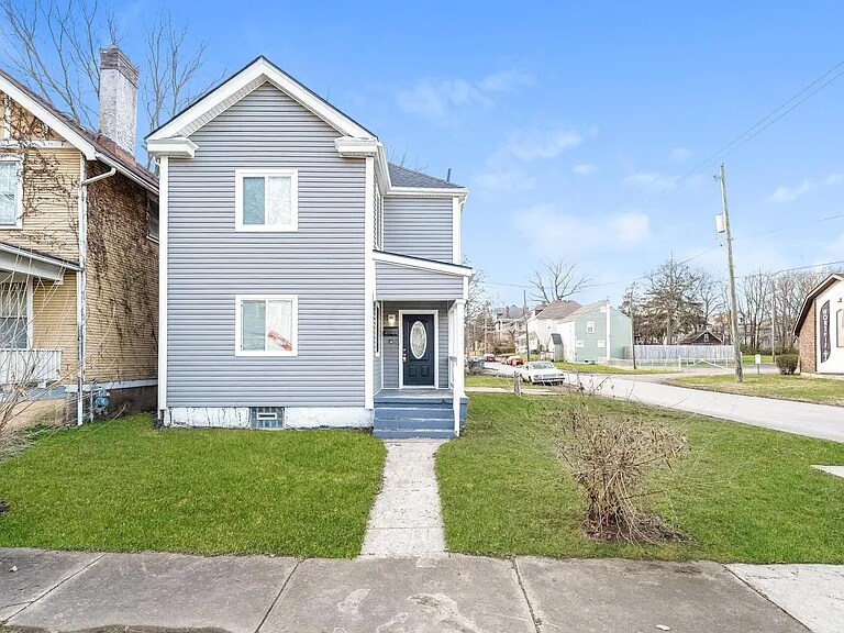 597 Seymour Ave in Columbus, OH - Building Photo