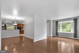 8914 Grandstaff Ct in Springfield, VA - Building Photo - Building Photo