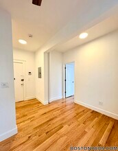 95 Park Dr in Boston, MA - Foto de edificio - Building Photo