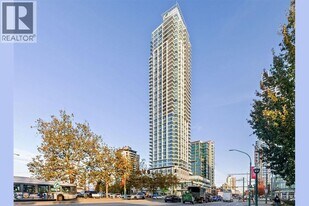 4508 Hazel St in Burnaby, BC - Building Photo