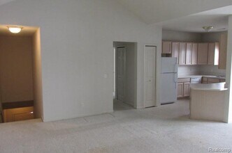 10210 Midway in Commerce Township, MI - Building Photo - Building Photo