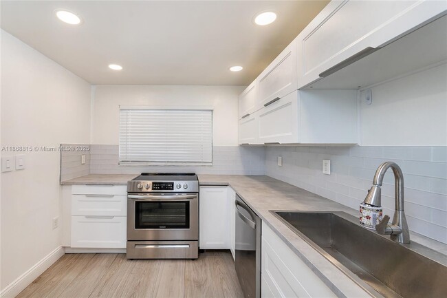 property at 8875b Fontainebleau Blvd