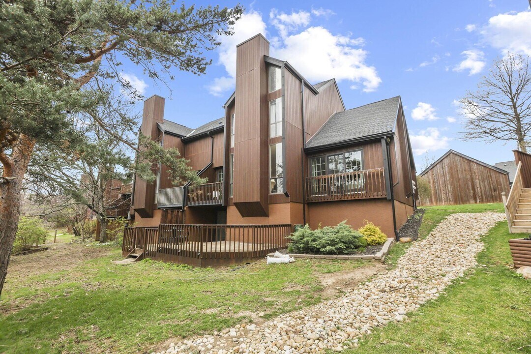 4765 Smoketalk Ln in Westerville, OH - Building Photo