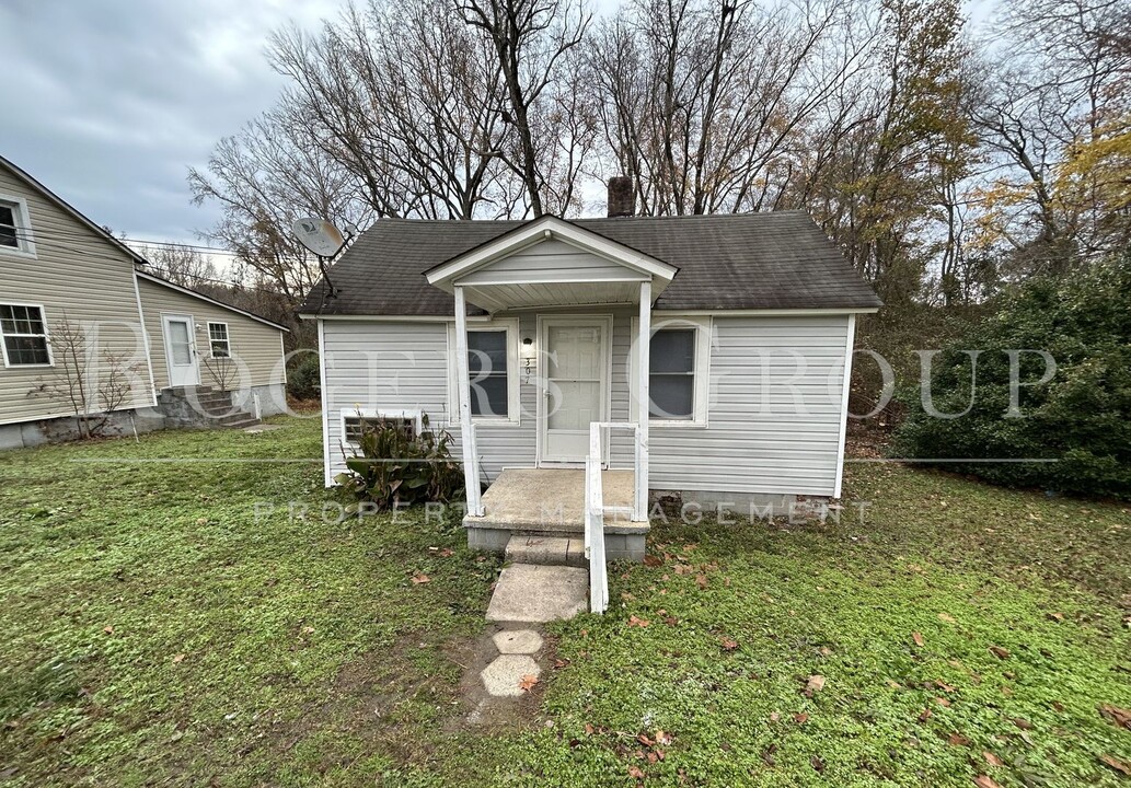 307 Perry St in Louisburg, NC - Building Photo