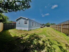 2525 Oyster Creek Bend in Freeport, TX - Building Photo - Building Photo