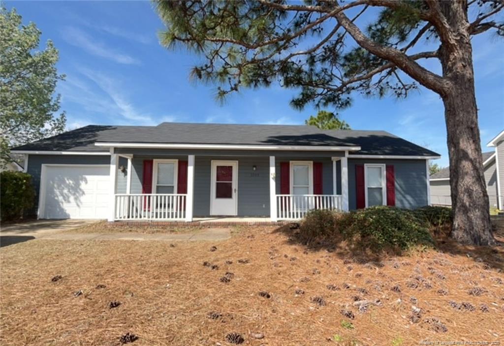 3344 Chantilly Ln in Hope Mills, NC - Building Photo