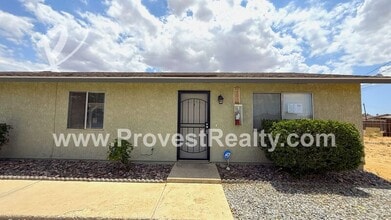 13136 Navajo Rd in Apple Valley, CA - Building Photo - Building Photo