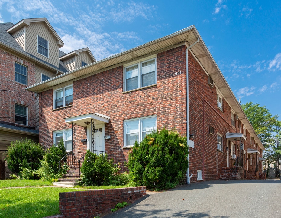 231 Rahway Ave in Elizabeth, NJ - Foto de edificio