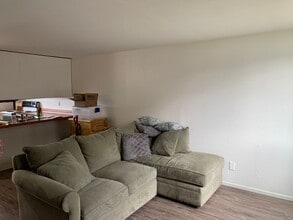 1820C7 Larch St in Kodiak, AK - Building Photo - Building Photo