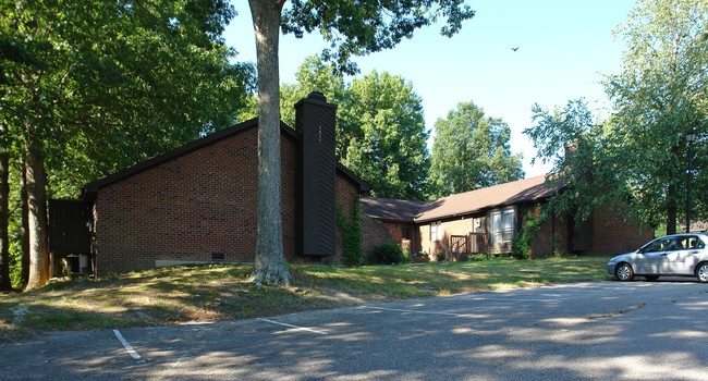 2825 Seclusion Ct in Raleigh, NC - Building Photo - Building Photo