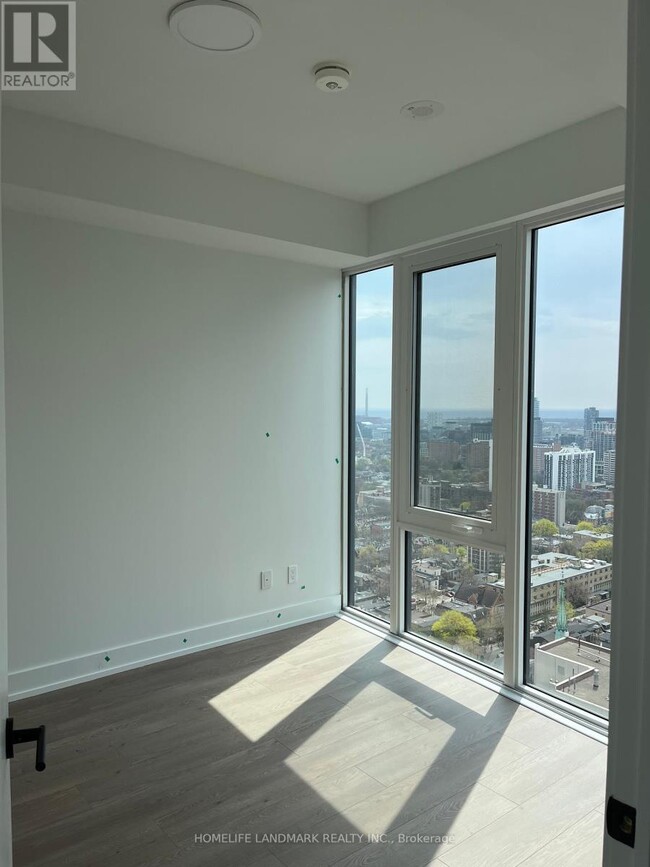 308 Jarvis St in Toronto, ON - Building Photo - Building Photo