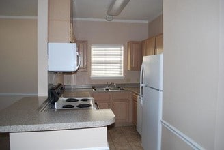 Azalea Place Apartments in Opelousas, LA - Foto de edificio - Interior Photo