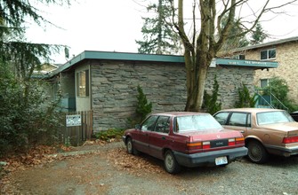 Brookside Apartments in Seattle, WA - Building Photo - Building Photo