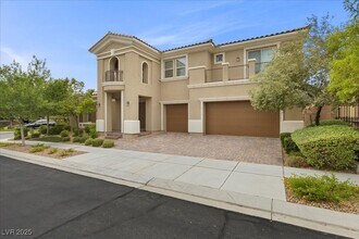11 Carolina Cherry Dr in Las Vegas, NV - Building Photo - Building Photo