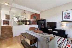 13011 Mindanao Wy in Marina Del Rey, CA - Building Photo