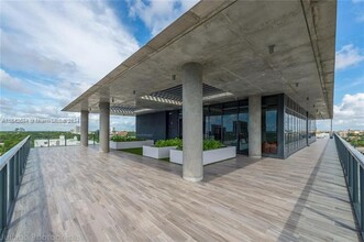 201 SW 17th Rd, Unit 812 in Miami, FL - Building Photo - Building Photo