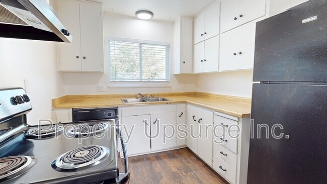 property at 642 Reeds Ave